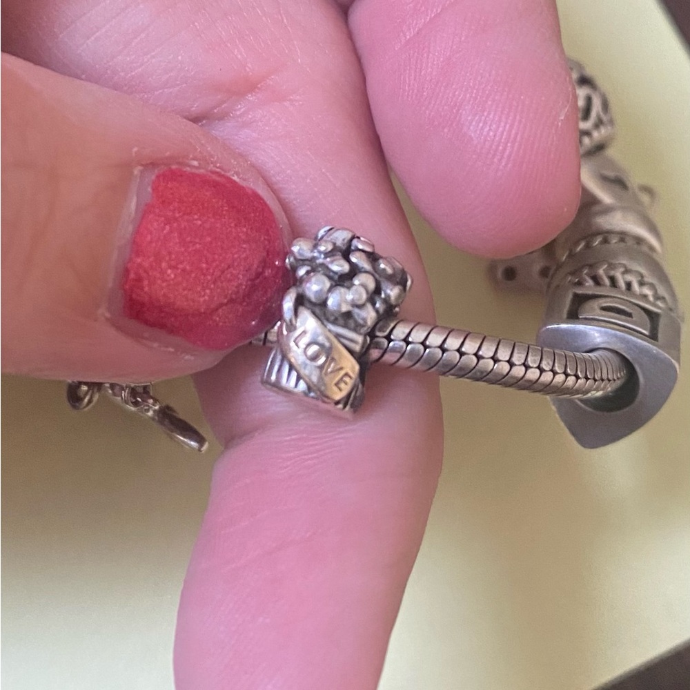 Pandora flower bouquet bead